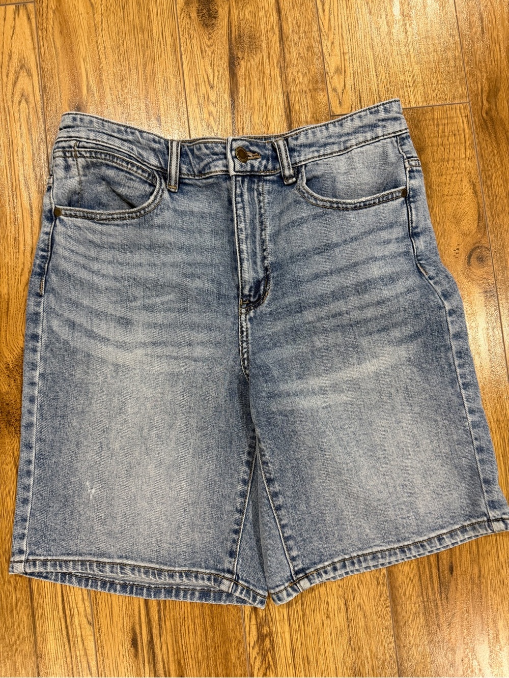 Wrangler Blue Jean Shorts Women’s Sz 8/29